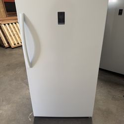 Insignia™ - 17 Cu. Ft. Garage Ready Convertible Upright Fridge /Freezer with ENERGY STAR Certification - White