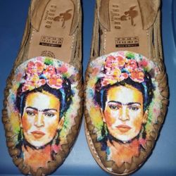 Frida Kahlo size 7 Slides 