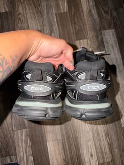 Men’s Balenciaga Sneakers [READ!!]