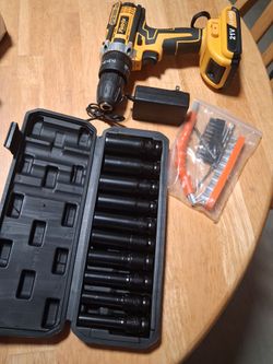 Tools set and drill with battery charger