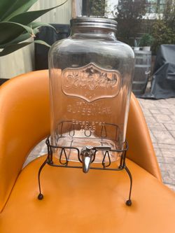 Glass beverage dispenser