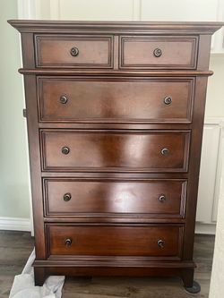 Hardwood dresser
