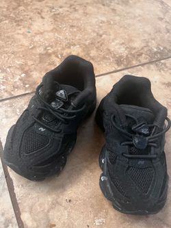 New balance shoes
