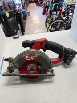 Milwaukee Circular Saw With Battery 