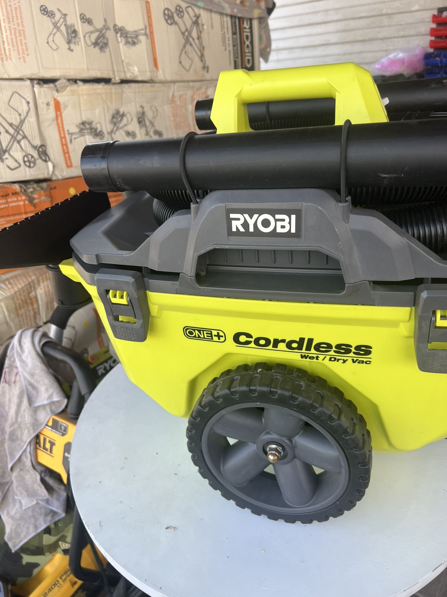RYOBI ONE+ 18V 6 Gal. Cordless Wet/Dry Vacuum (Tool Only) with Hose, Crevice Tool, Floor Nozzle and Extension Wand
