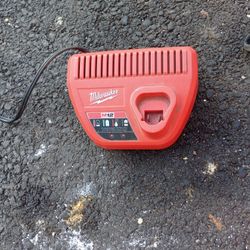 Milwaukee 12v Charger