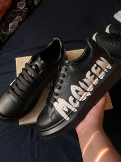 Alexander McQueen graffiti
