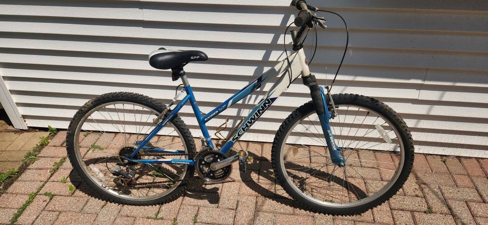 Used Girls Mountain Bike - Needs rear Intertube