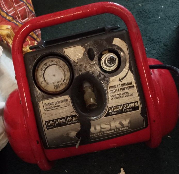 Husky H1503TP Trim Plus 3 Gal Portable Electric Air Compressor 1.5 running hp 3 gal 155psi 3.4cfm at 40 psi