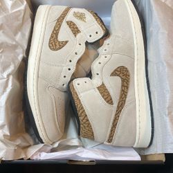 Air Jordan 1 Mid SE New in Box