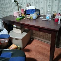 Offers?? Solid Wood Computer Desk With Pull Out Keyboard Draw