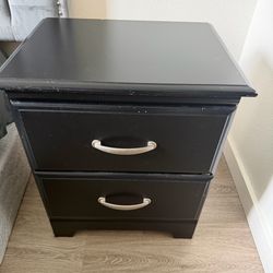 2 black drawers