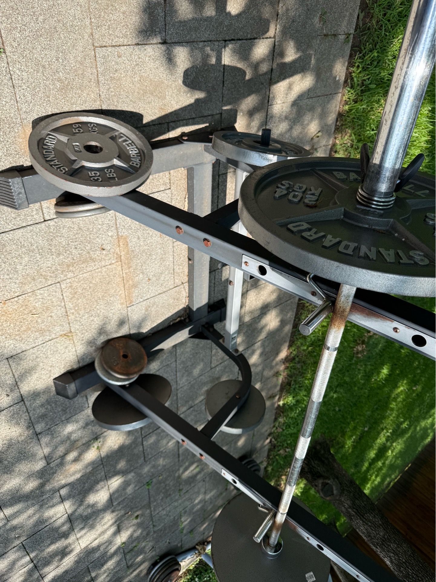 670+ pounds of free weights