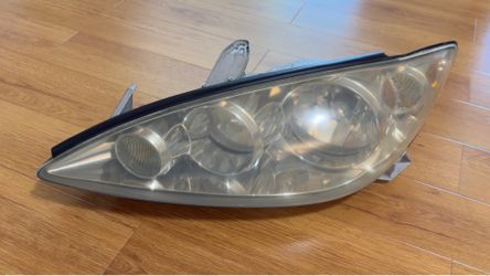 2006 Toyota Camry Driver Side (LH) Headlight Assembly - US Auto
