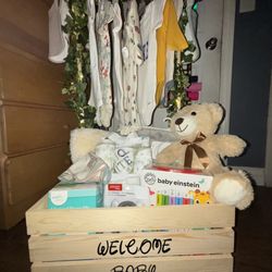 Baby Shower Closet 