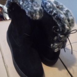 Winter Boots NWOT, $79.99 Pick Up at Jersey City only
