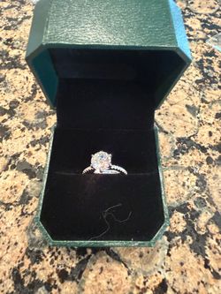 Moissanite Engagement Ring in Green Box, Size: 9