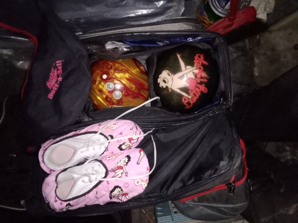 Vintage Betty Boop And Rampage Bowling Balls