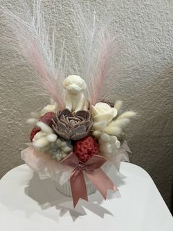 Candles arrangement for mother day
