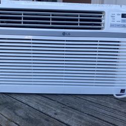 12,000 BTU LG Air Conditioner 