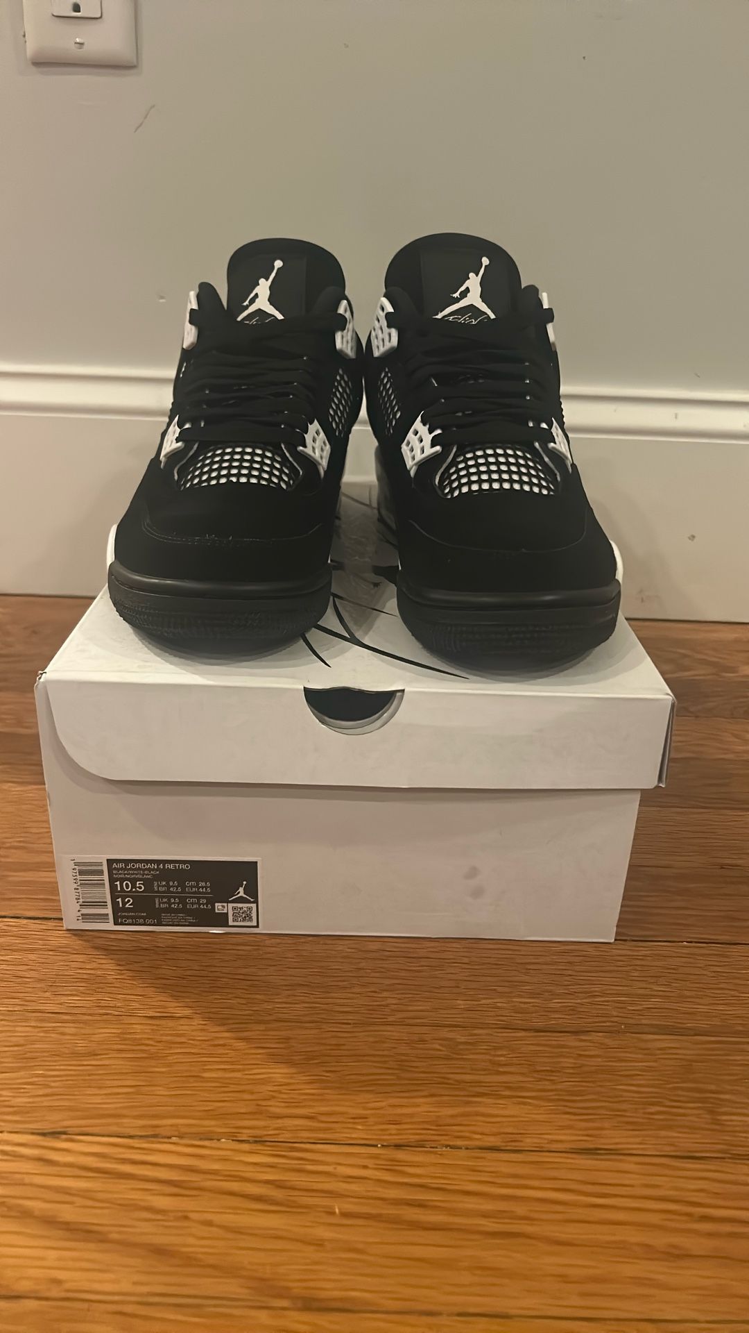 Jordan 4 Retro *NEW*
