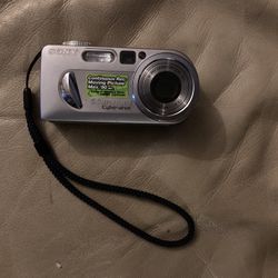 Sony 5.0 mega pixels Cyber-shot camera