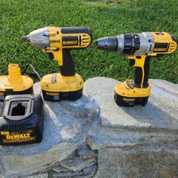 DeWalt 18v Hammer Drill/Drill Set