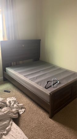 Full size bed