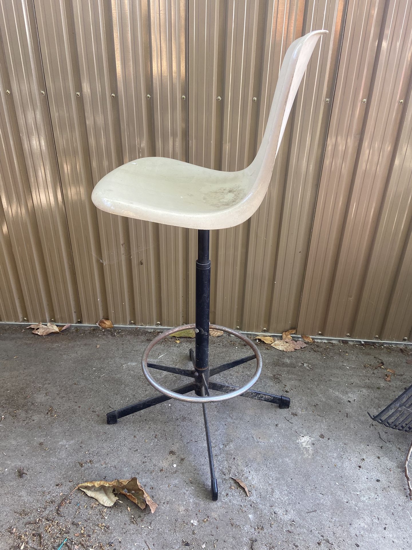 VINTAGE COSCO MID CENTURY MODERN STOOL
