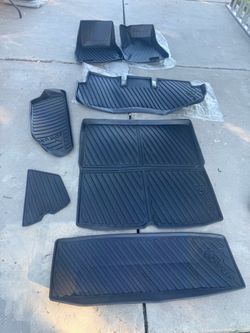 2024 Tesla model S Flor mats