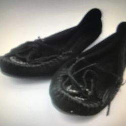 Minnetonka Black Leather Suede Moccasins Peace Sign Studs Women’s Size 7.5 Boho