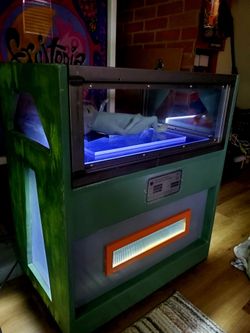 Alien 👽 invasion incubator cosplay display prop case