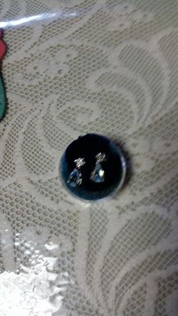 amathust diamonds earing in white gold