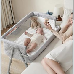 AirClub Bassinet Bedside Sleeper, Baby Crib for Newborn, Baby Bassinets Bedside Sleeper with 4 Auto-Lock & Adjustable Height, Breathable Mesh & Mattre