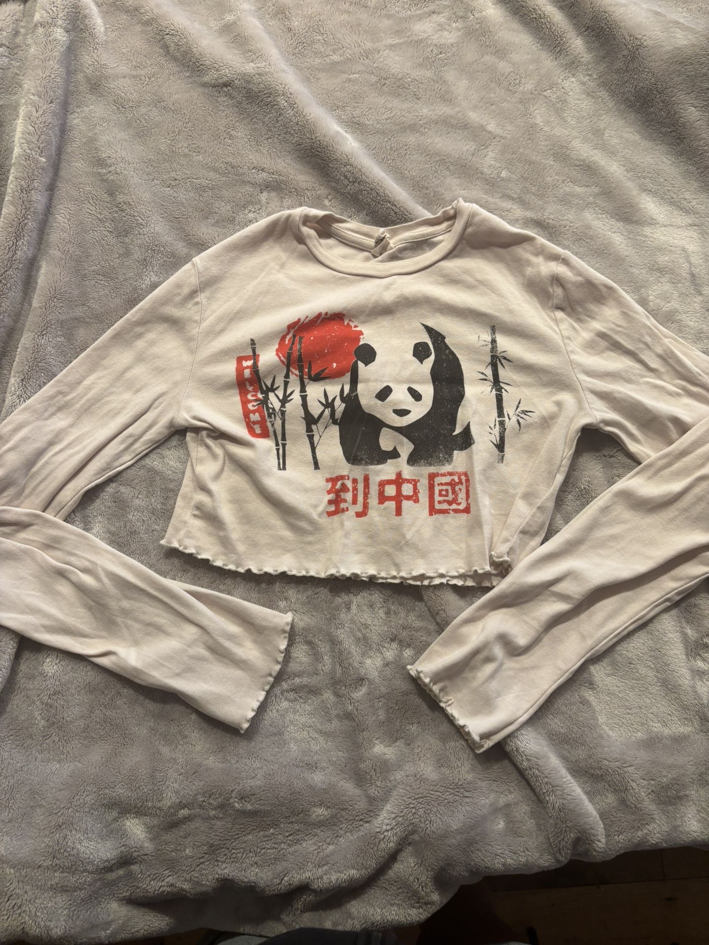 Urban outfitters Cropped Panda Women’s Tee Used Medium