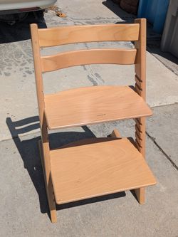 Nice Oak Wood Stokke Tripp Trapp Adjustable High Chair