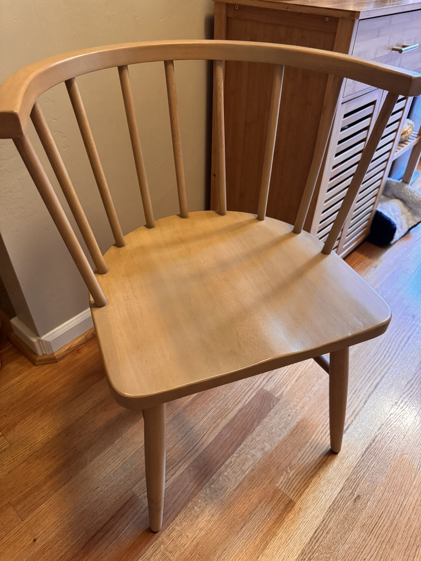 Cute Dining/Accent Chair!