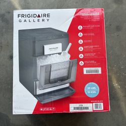 33 Lb Countertop Nugget Ice Maker, Touch Controls FRIGIDAIRE GALLERY 