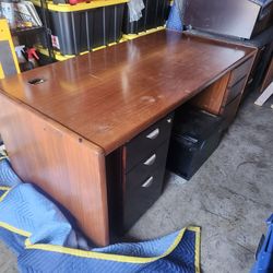 Free desk