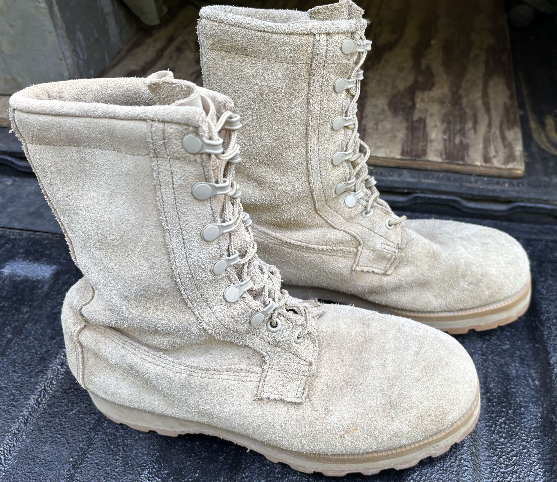 Military Surplus GoreTex Combat Boots, Men's Size 8 W, Excellent