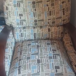 FREE!!! COSTCO RECLINER.  IN GREAT CONDITION!