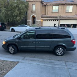 2003 Chrysler Town & Country