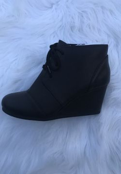 Leather black wedges