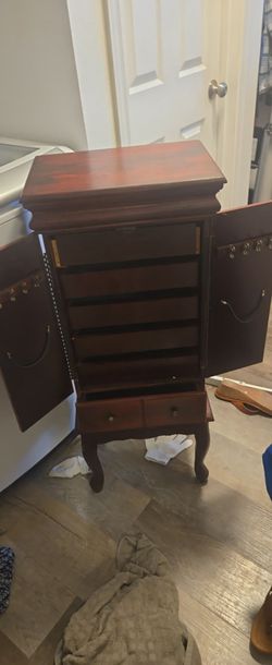 Large jewelry box