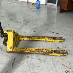 Pallet Jacks 