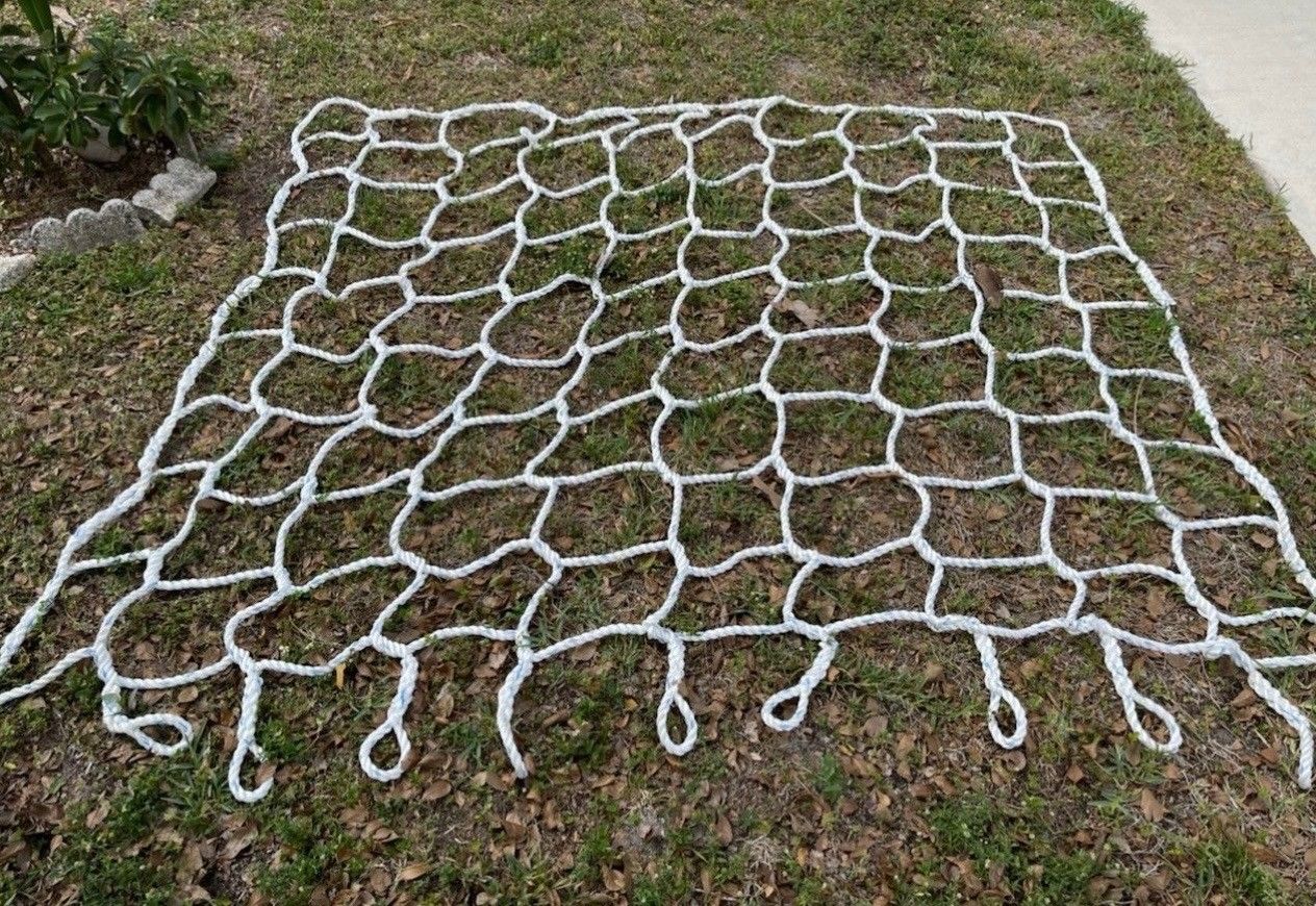 9 Feet. by 10 Feet. : NEW LARGE (SUPER STRONG) CLIMBING CARGO NET ROPE : GREAT FOR CROSSFIT TRAINING