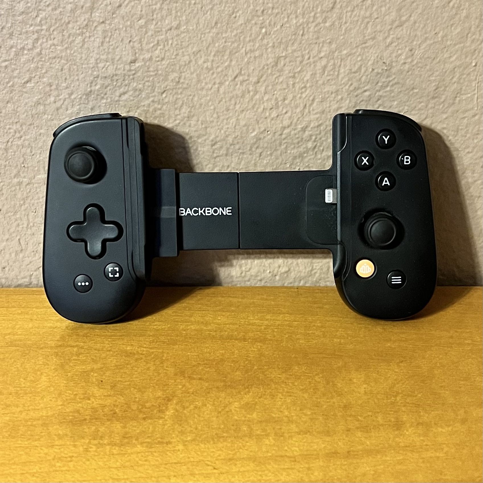 Backbone for iphone (lightning type port)