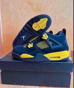 Nike Air Jordan 4 Retro GS Thunder 2023 Black Yellow White Size 6.5Y Brand New