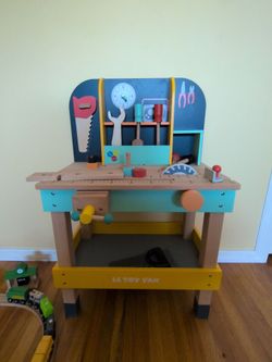 Kids woodshop play set