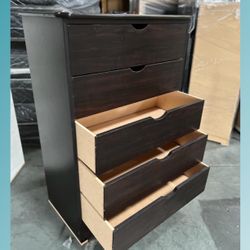 5 drawers dresser/ Five drawers dresser